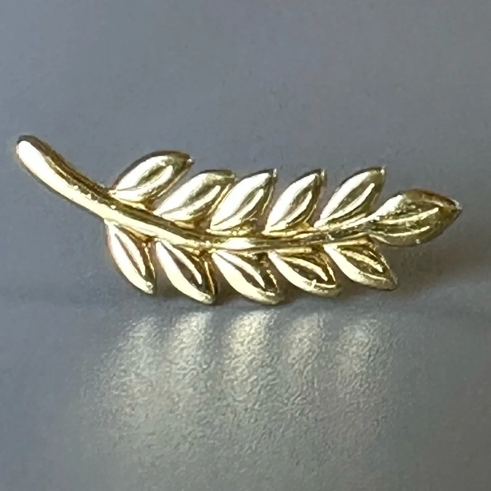 14k Gold Leaf Stud Earrings